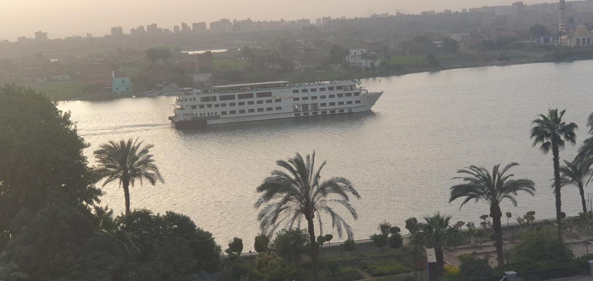 Grand Bayan Hotel & Apt At Nile Plaza Kairó Kültér fotó